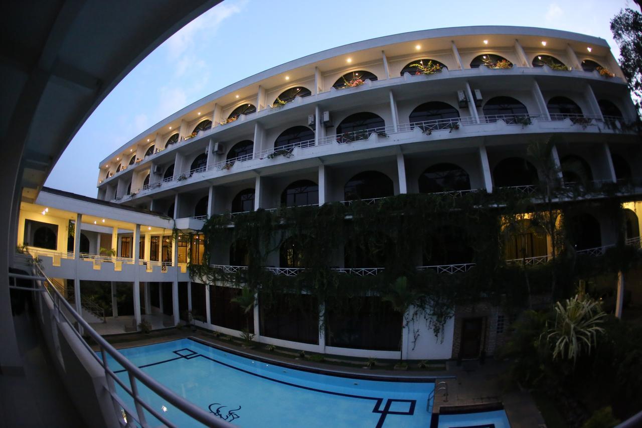 Kandyan Reach Hotel Курунегала Экстерьер фото