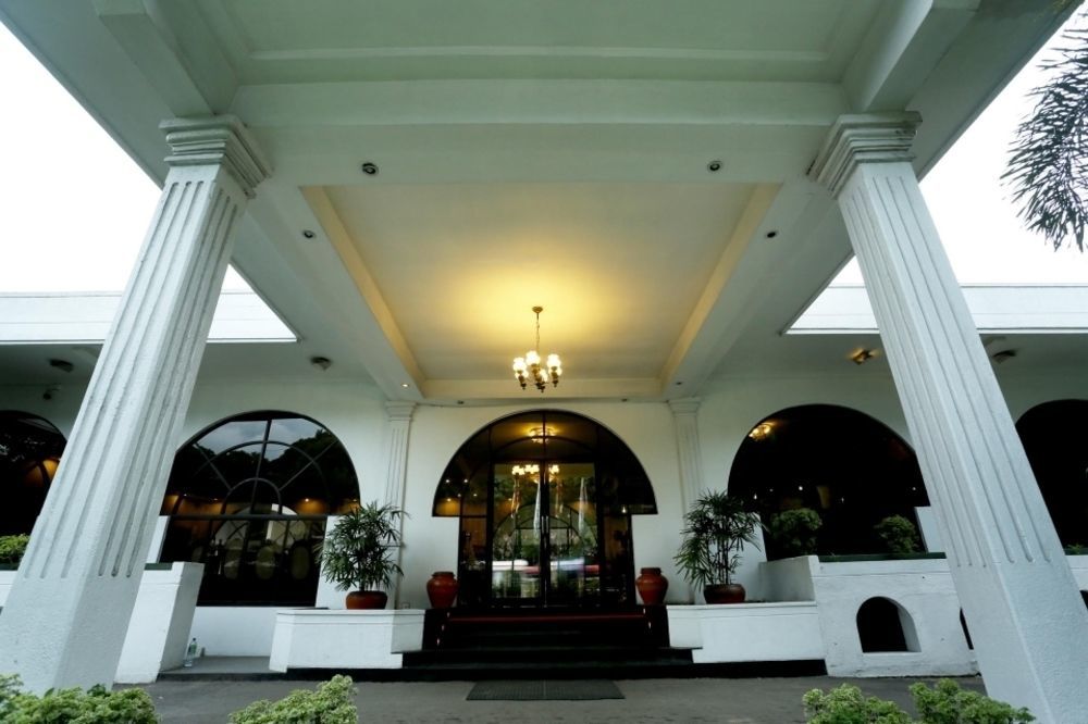 Kandyan Reach Hotel Курунегала Экстерьер фото